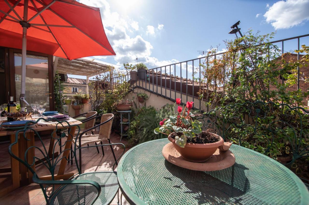 Apartmán Residenza Al Pavone Luxury With Terrace Lucca Exteriér fotografie
